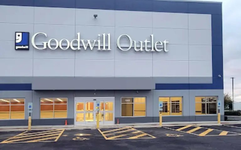 Goodwill Outlet IL Romeoville