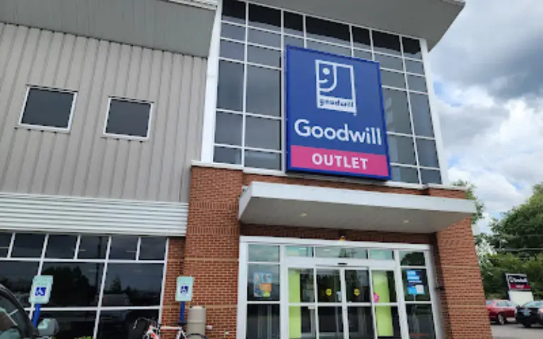 Clarksville IN Goodwill Outlet