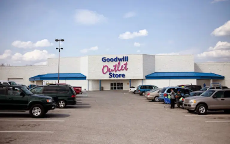 Goodwill Outlet Indianapolis – West Outlet
